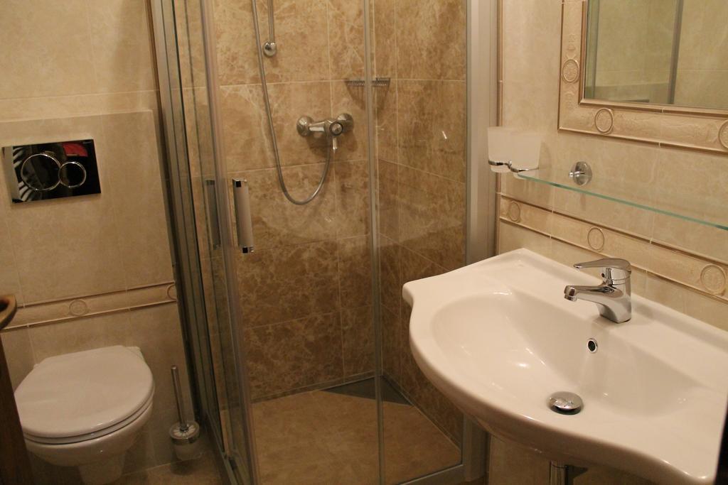 Hotel Schaefflerhof Бишофсмайс Стая снимка